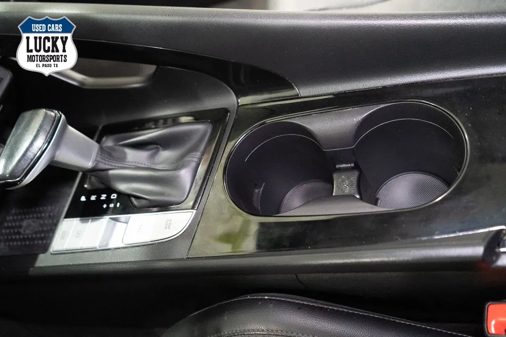 2022 Hyundai Elantra Limited - Photo 23