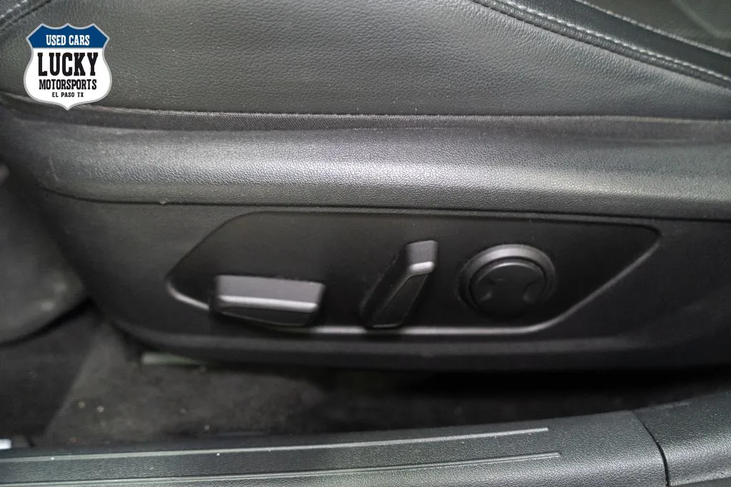 2022 Hyundai Elantra Limited - Photo 28