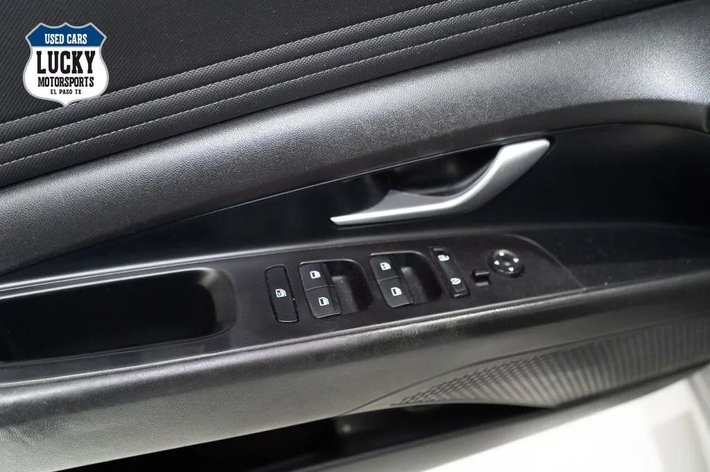 2022 Hyundai Elantra Limited - Photo 30