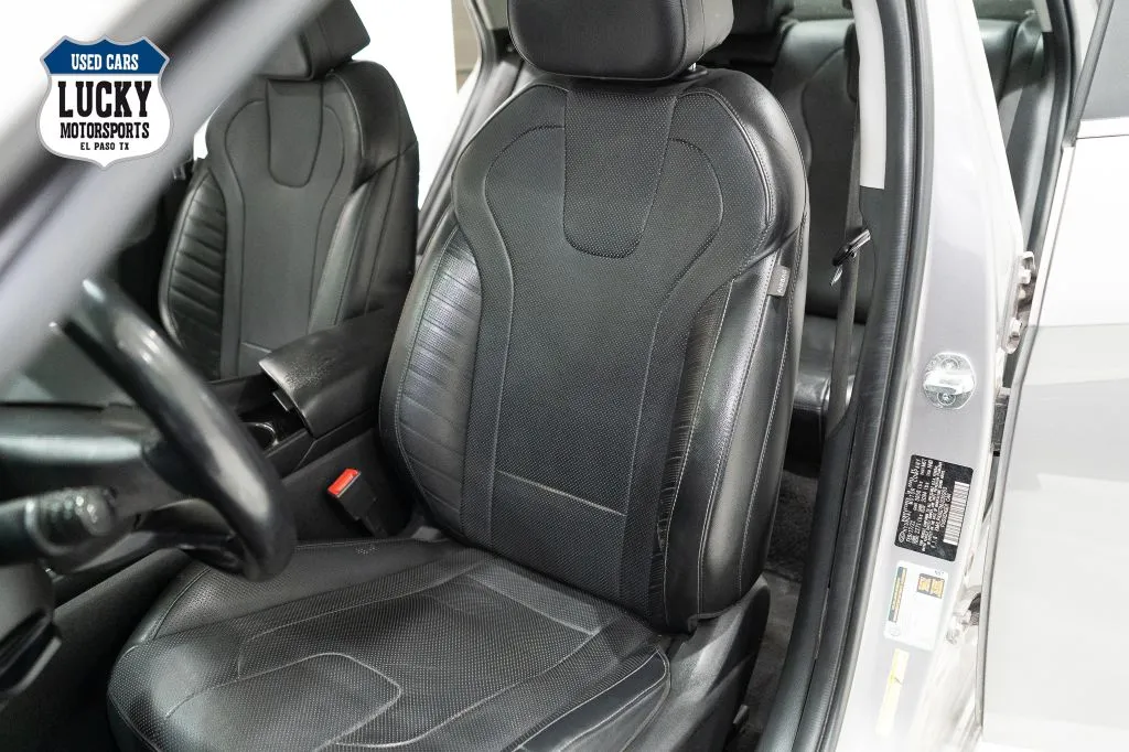 2022 Hyundai Elantra Limited - Photo 31