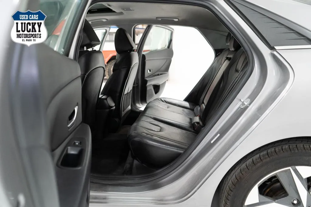 2022 Hyundai Elantra Limited - Photo 34