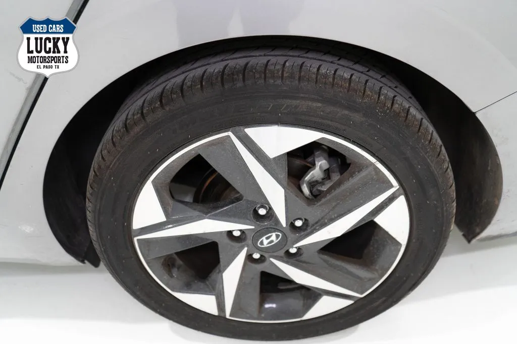 2022 Hyundai Elantra Limited - Photo 36