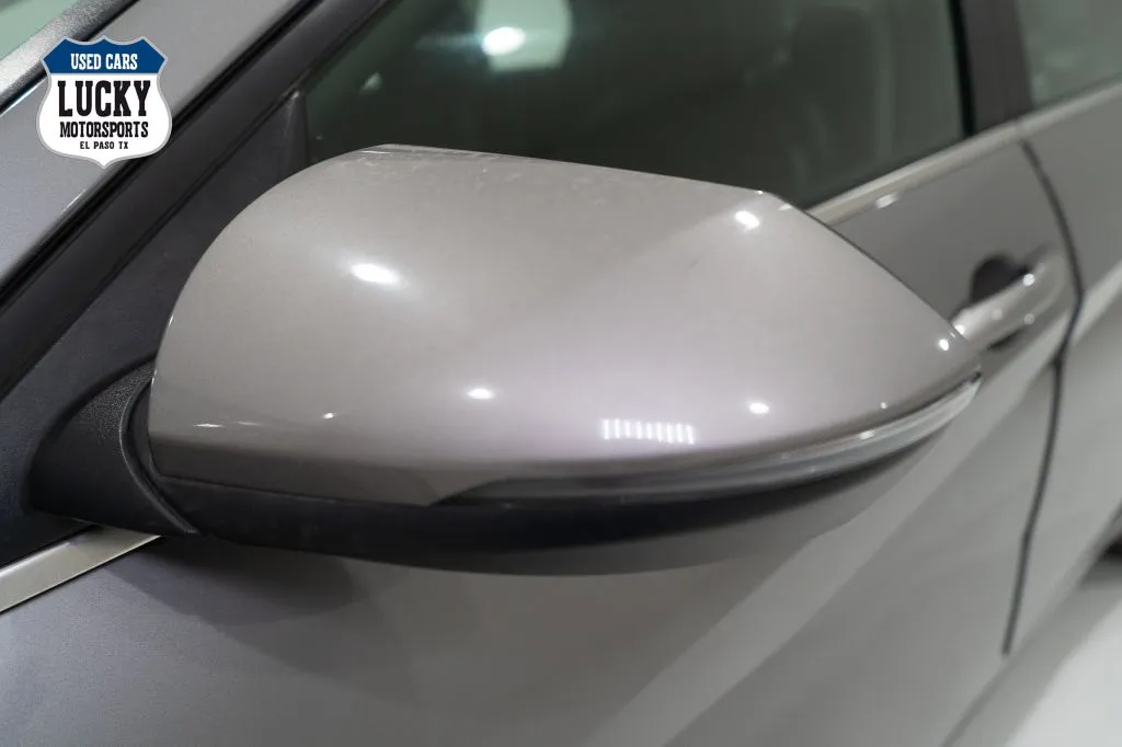 2022 Hyundai Elantra Limited - Photo 37