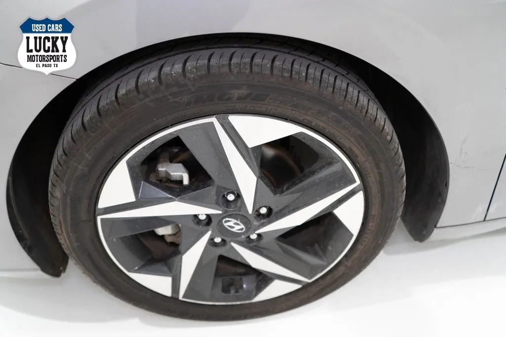 2022 Hyundai Elantra Limited - Photo 38