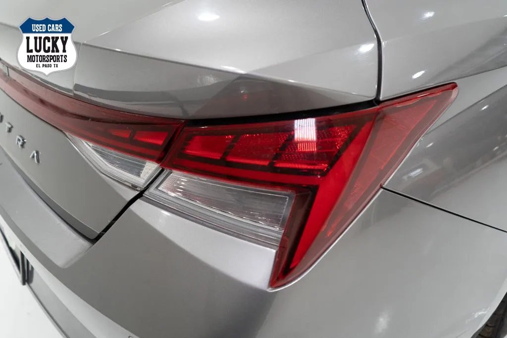 2022 Hyundai Elantra Limited - Photo 44