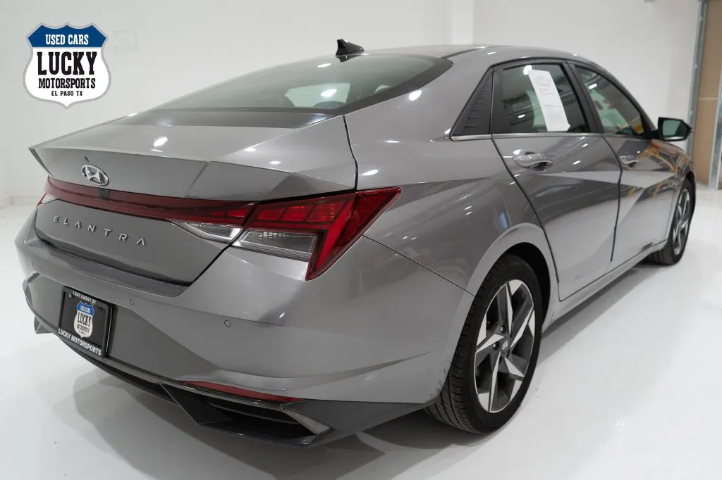 2022 Hyundai Elantra Limited - Photo 8