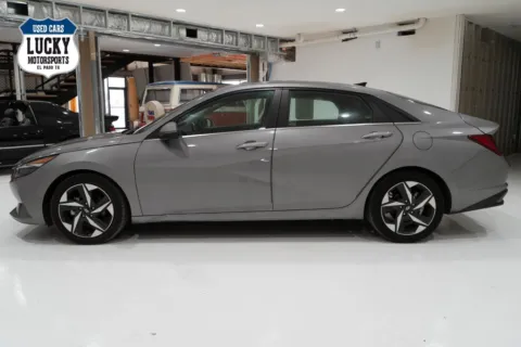 More photos of 2022 HYUNDAI ELANTRA LIMITED at Lucky Motorsports Inc., TX