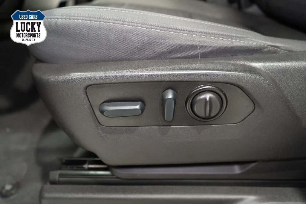 2022 Chevrolet Silverado 1500 Limited Custom - Photo 32