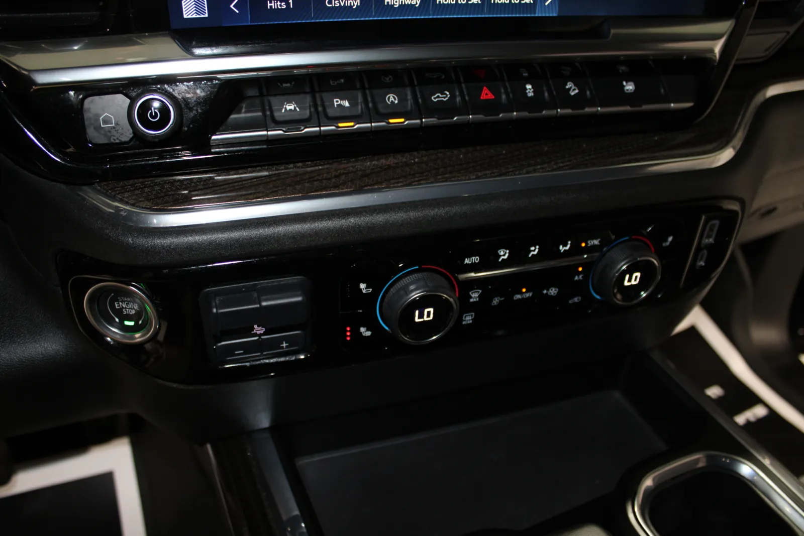2023 Chevrolet Silverado 1500 RST - Photo 13