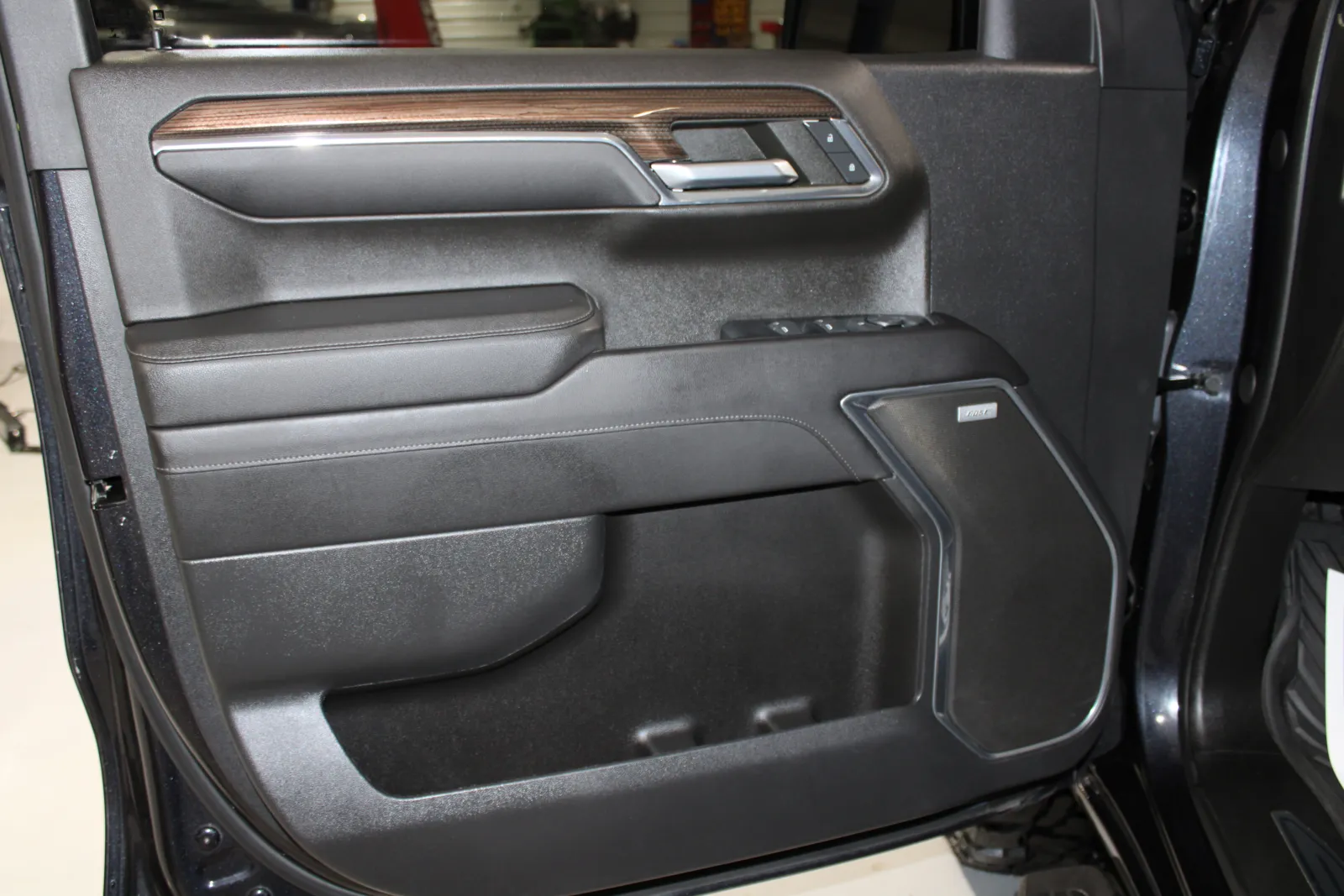 2023 Chevrolet Silverado 1500 RST - Photo 10