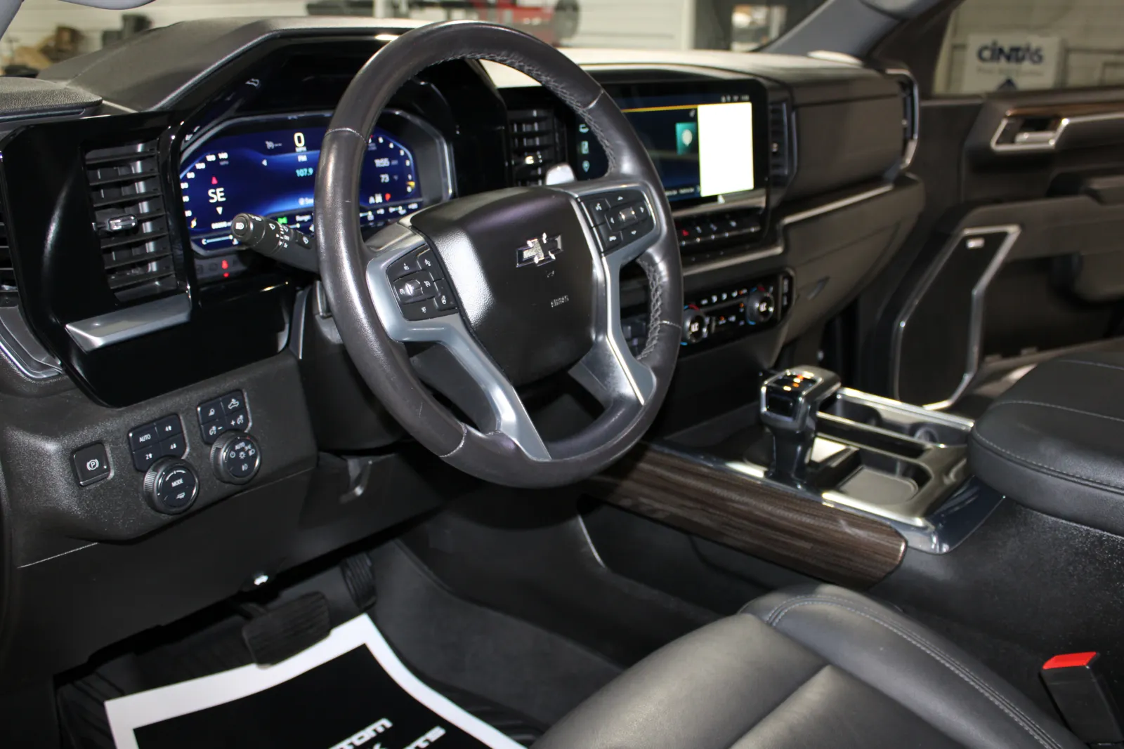 2023 Chevrolet Silverado 1500 RST - Photo 28