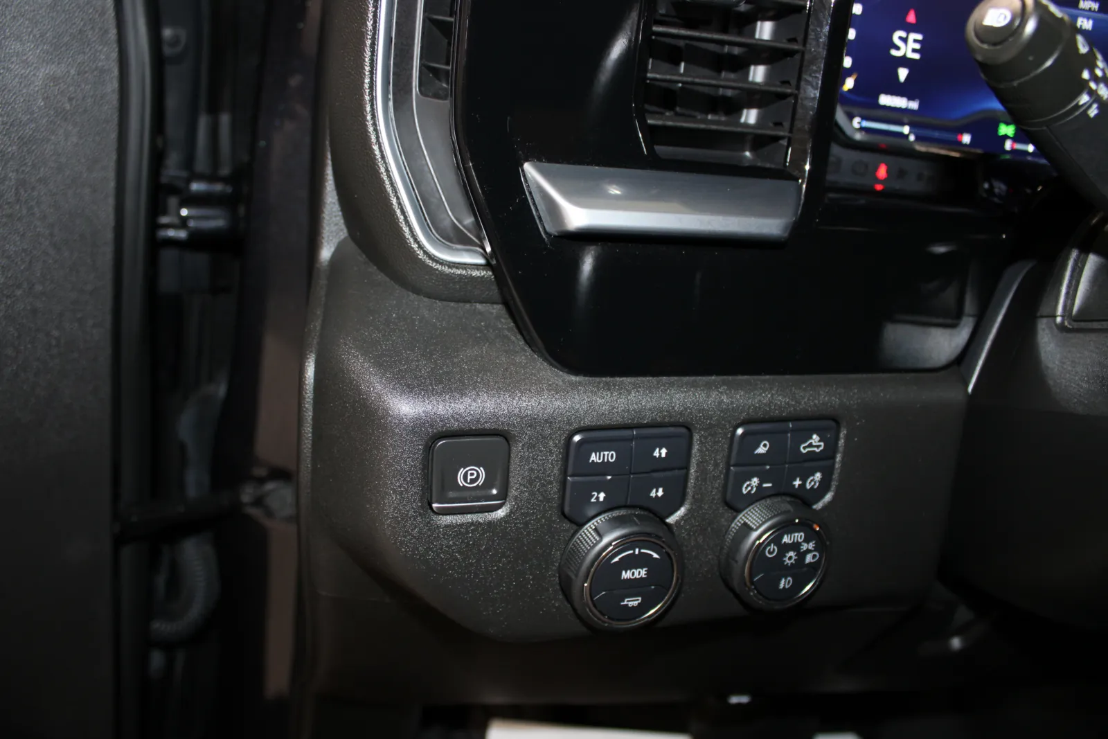 2023 Chevrolet Silverado 1500 RST - Photo 15