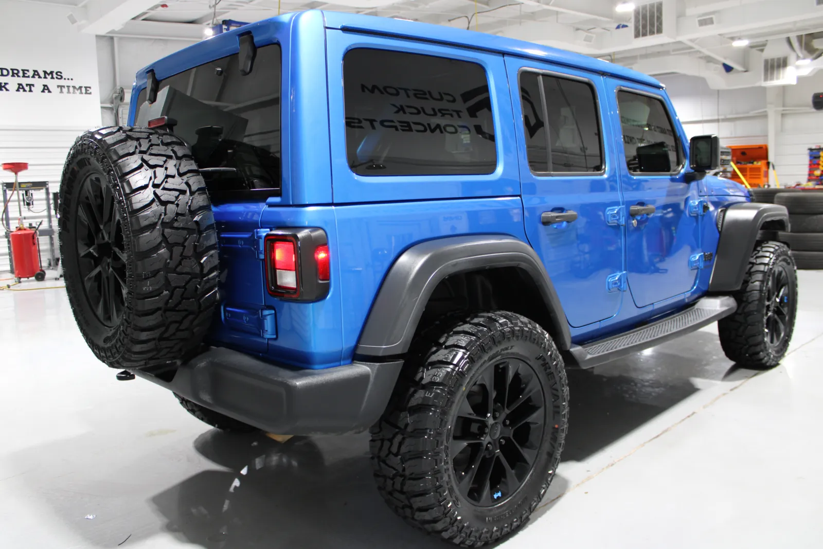 2022 Jeep Wrangler Unlimited Willys - Photo 32