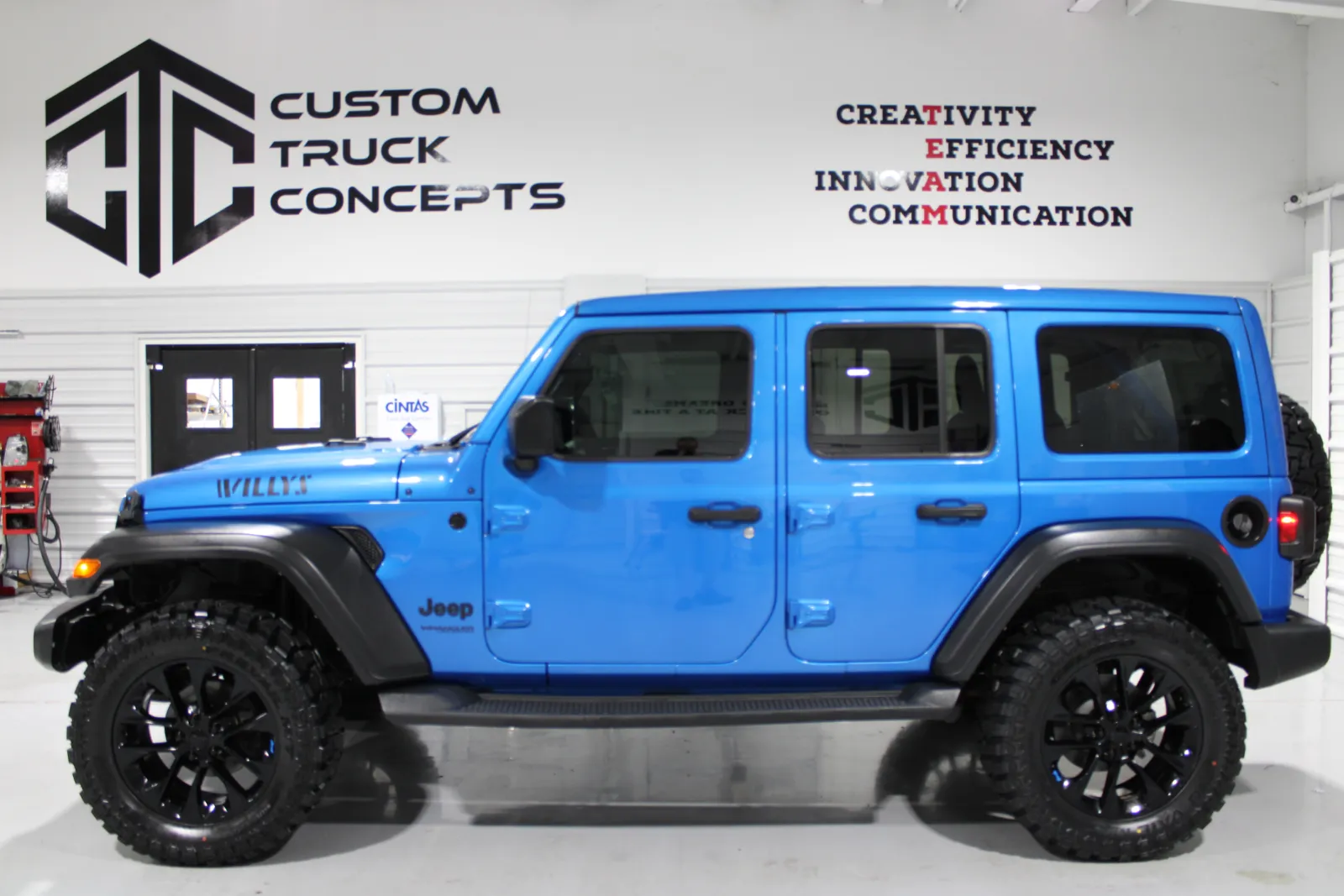 2022 Jeep Wrangler Unlimited Willys - Photo 10