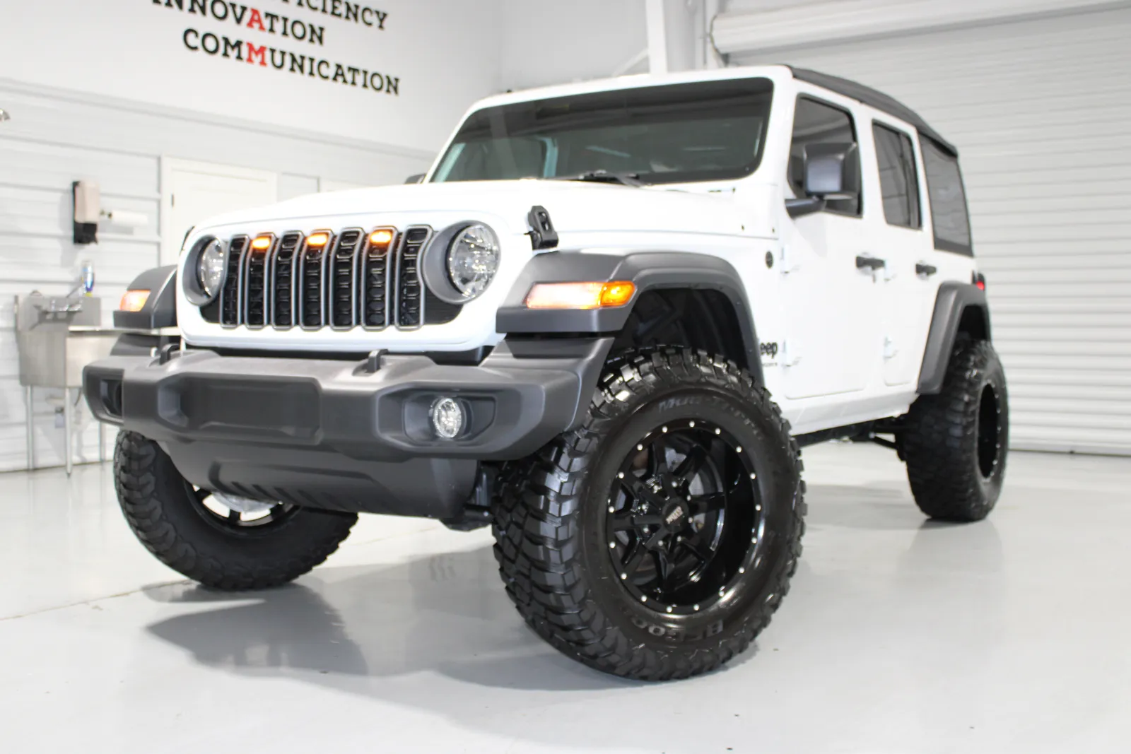 White 2025 Jeep Wrangler for sale in Hattiesburg, MS