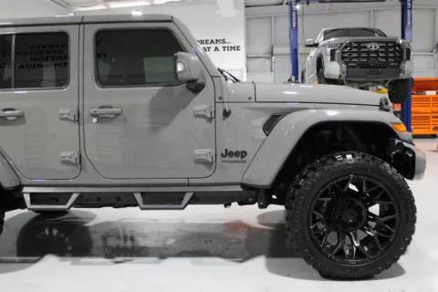 More photos of 2022 Jeep Wrangler Unlimited at Custom Truck Concepts, MS