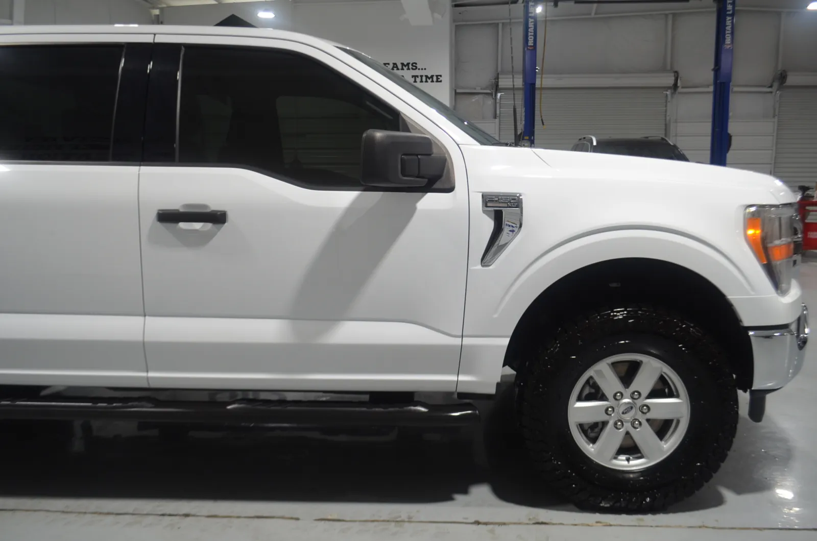 2022 Ford F-150 XLT photo 2