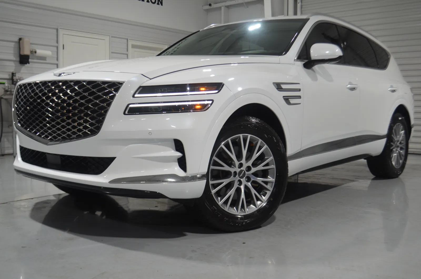 2024 GENESIS GV80 Standard's photo