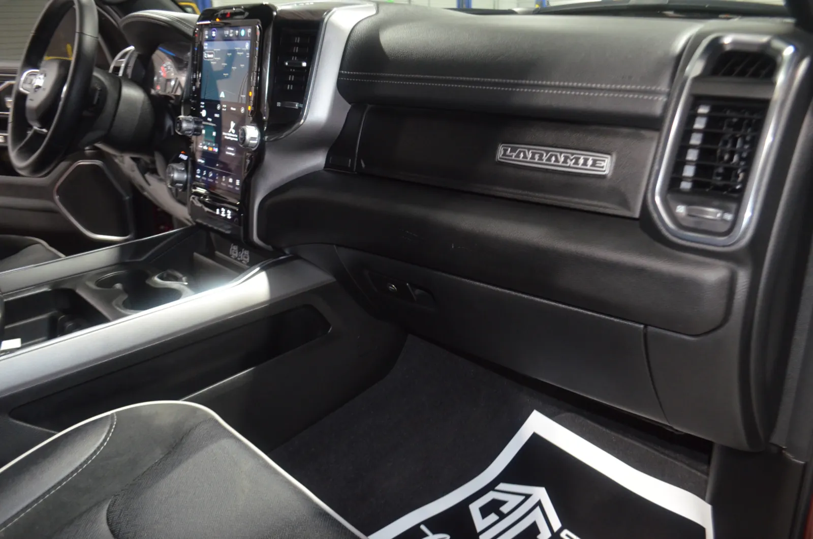 2025 RAM Ram 1500 Pickup Laramie - Photo 21