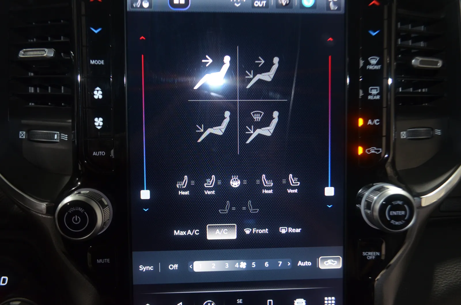 2025 RAM Ram 1500 Pickup Laramie - Photo 27