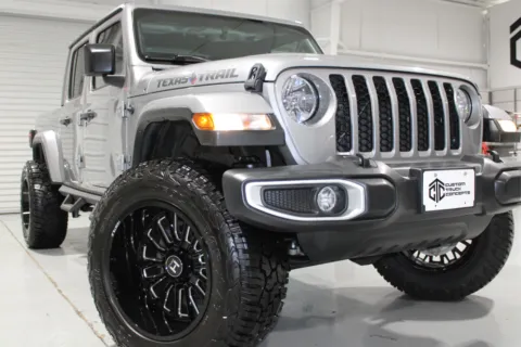 Another view of 2021 JEEP GLADIATOR for sale in Hattiesburg, MS at Custom Truck Concepts