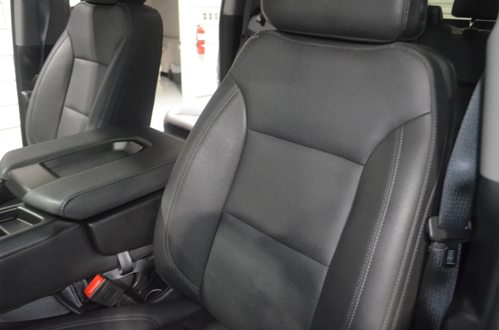 2025 Gmc Sierra 1500 SLT photo 4