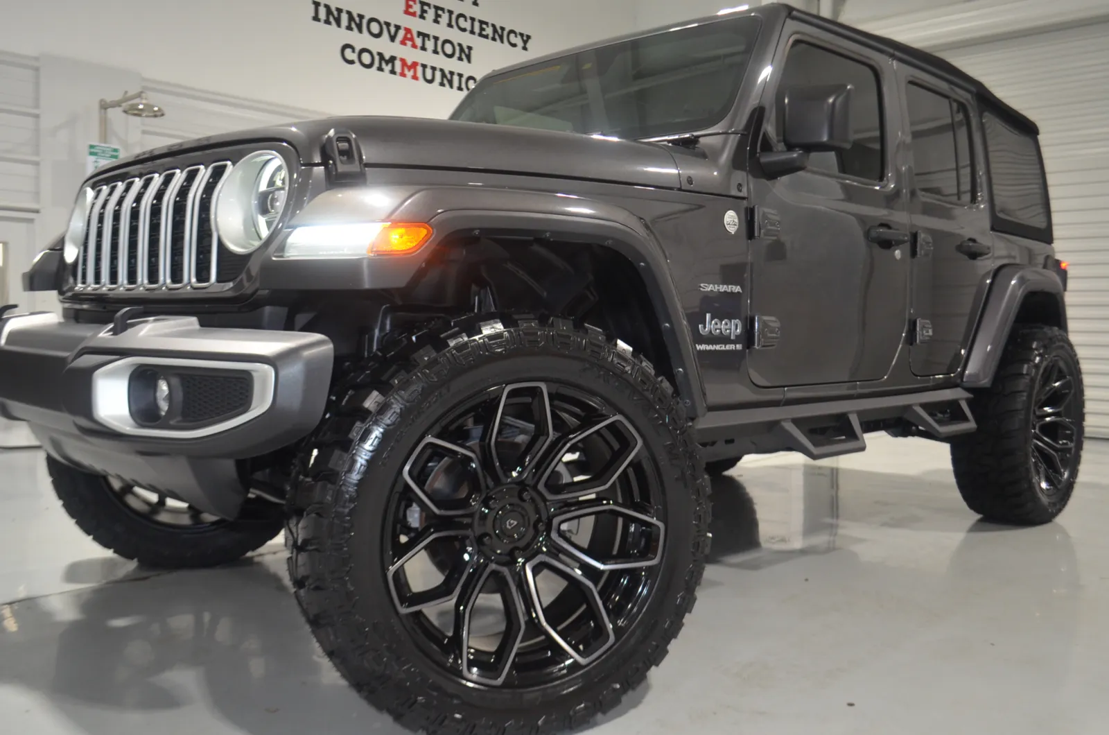 2024 JEEP WRANGLER SAHARA Sahara