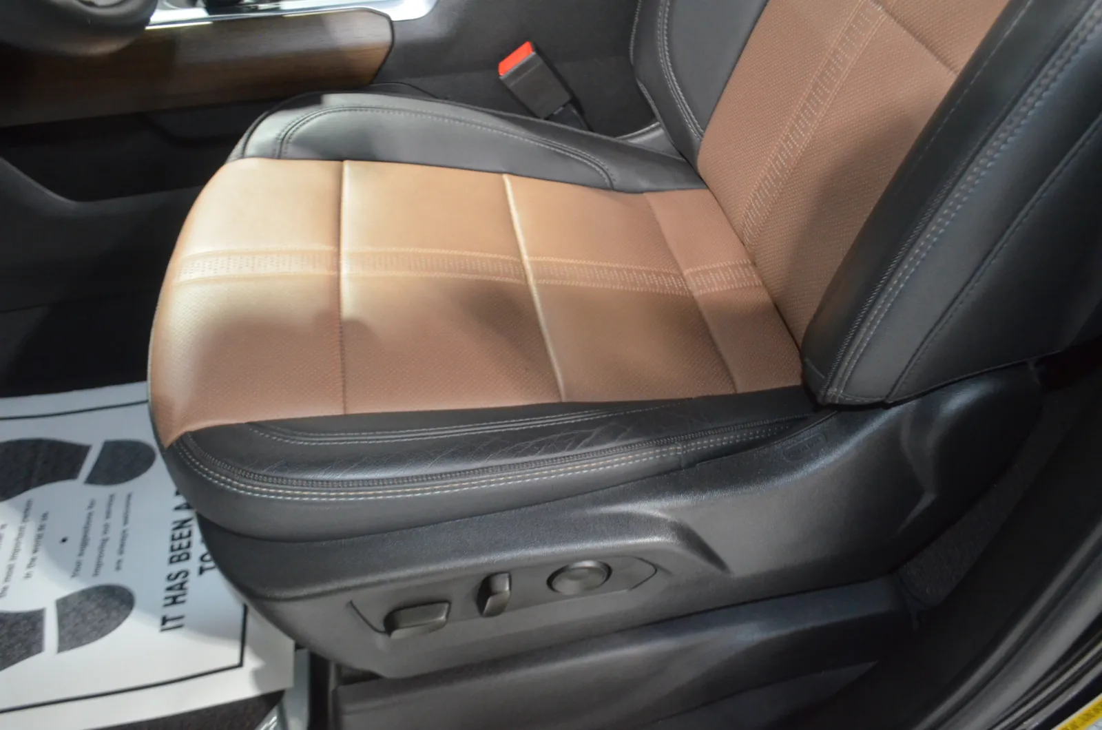 2024 Chevrolet Silverado 1500 High Country photo 3