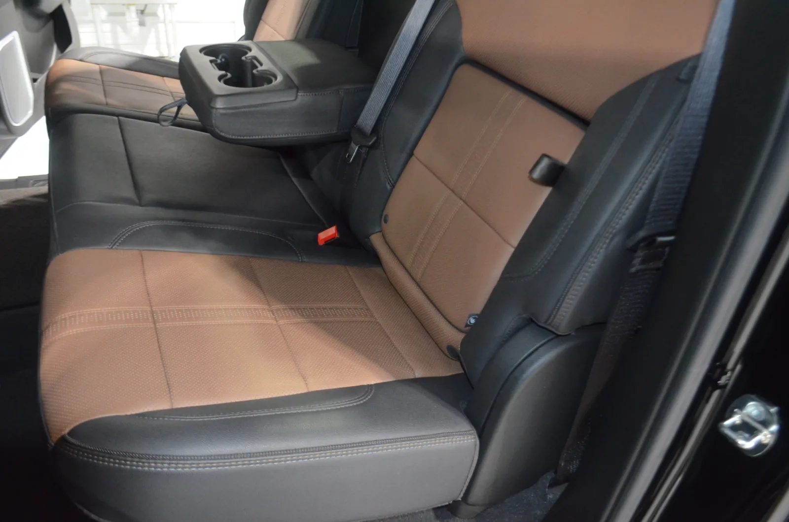 2024 Chevrolet Silverado 1500 High Country photo 4