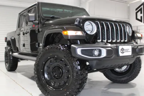Another view of 2022 JEEP GLADIATOR OVERLAND for sale in Hattiesburg, MS at Custom Truck Concepts