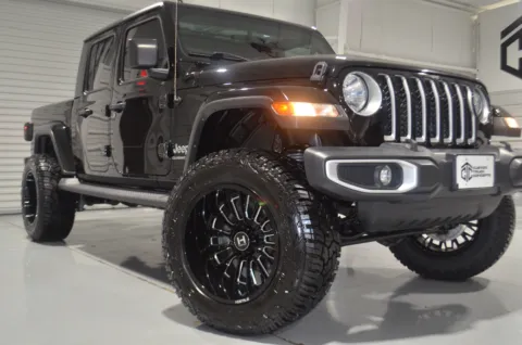 Another view of 2022 JEEP GLADIATOR OVERLAND for sale in Hattiesburg, MS at Custom Truck Concepts