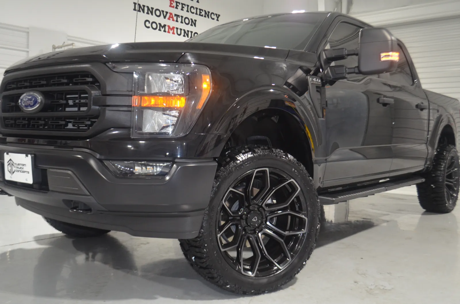 2023 Ford F-150 XL's photo