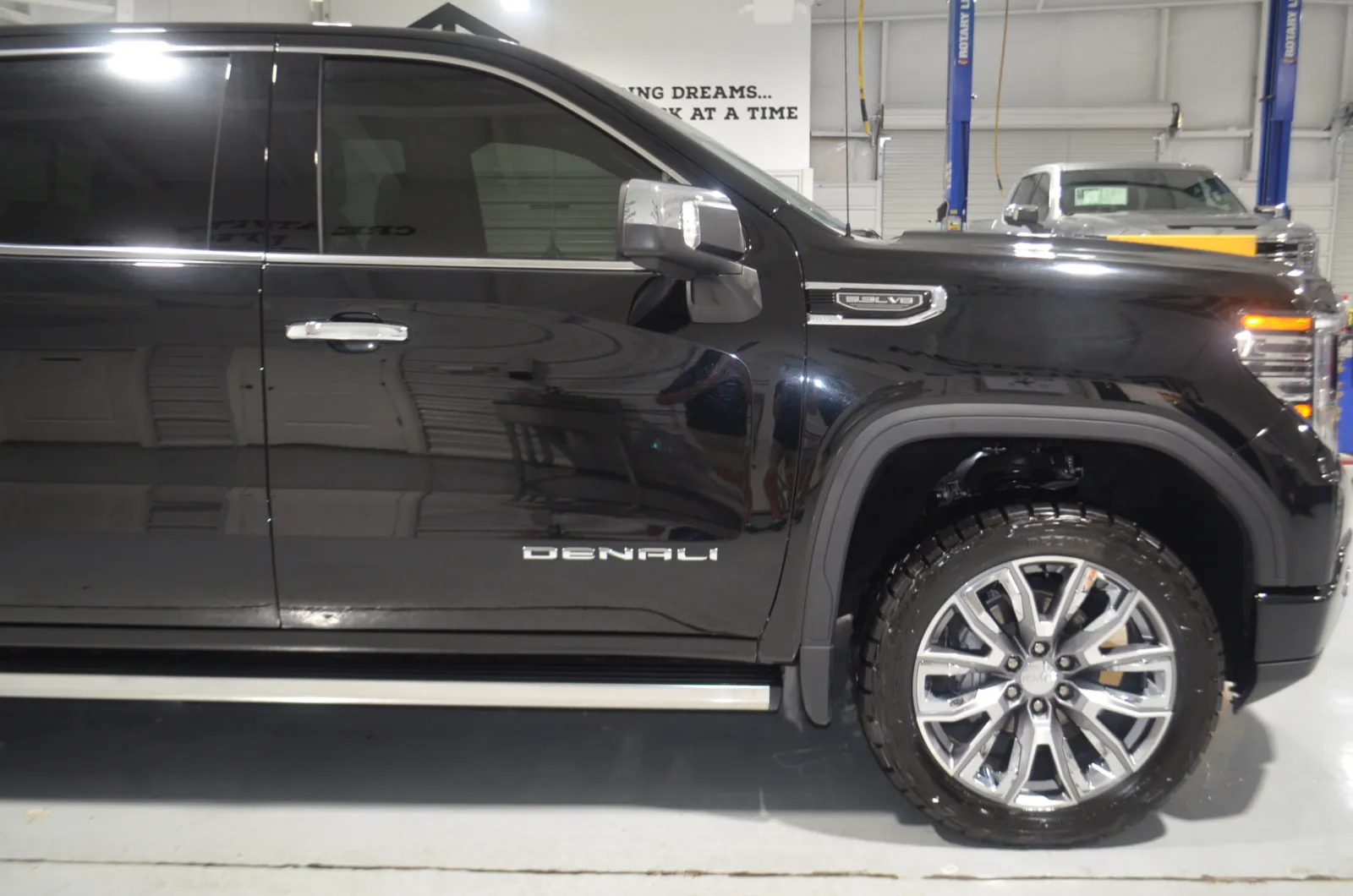 2024 Gmc Sierra 1500 Denali photo 3