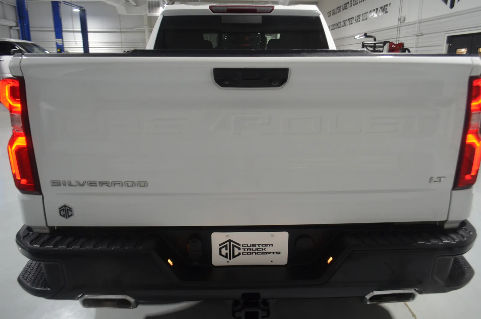 2023 Chevrolet Silverado 1500 LT Trail Boss - Photo 10