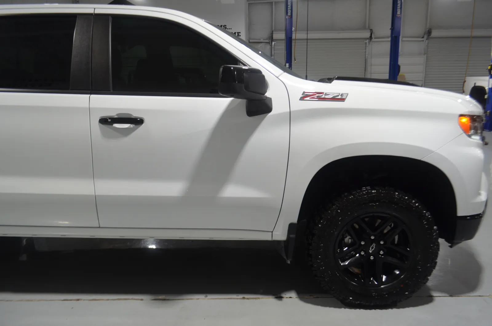 2023 Chevrolet Silverado 1500 LT Trail Boss - Photo 8