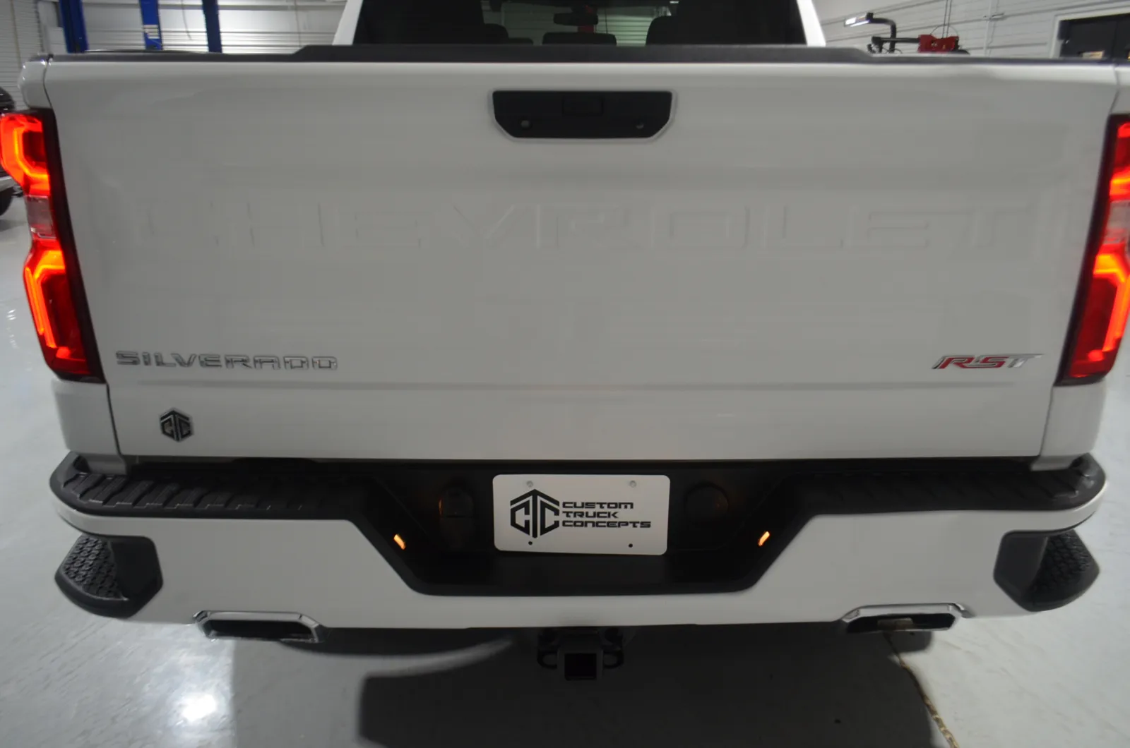 2019 Chevrolet Silverado 1500 RST - Photo 9