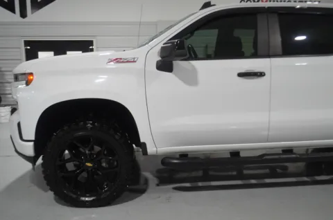 More photos of 2019 CHEVROLET RST Z71 RST at Custom Truck Concepts, MS