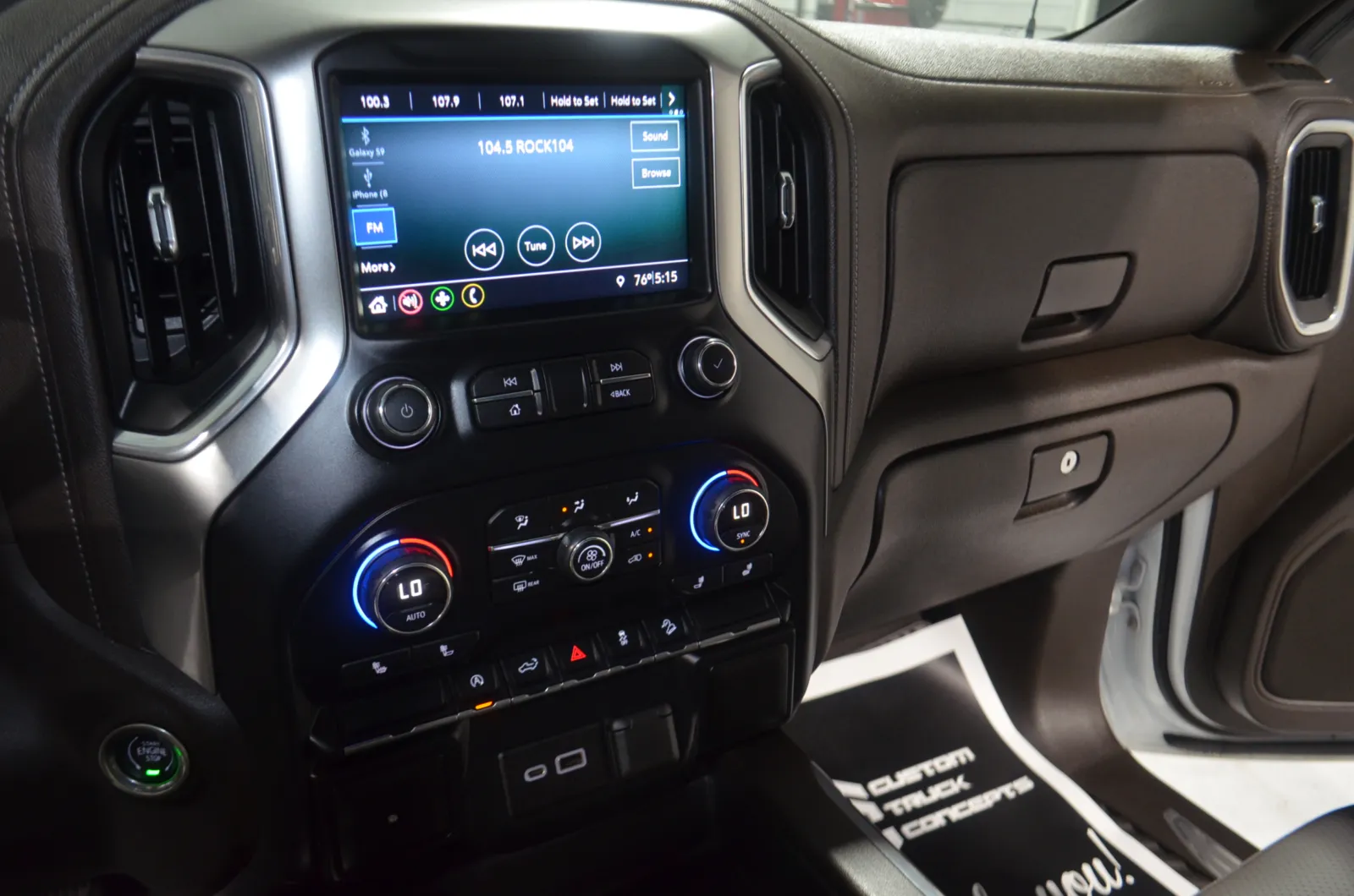 2019 Chevrolet Silverado 1500 RST - Photo 25