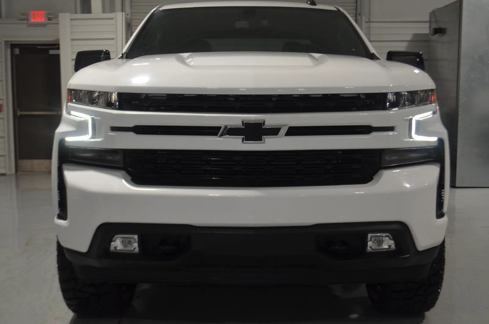 2019 Chevrolet Silverado 1500 RST - Photo 2