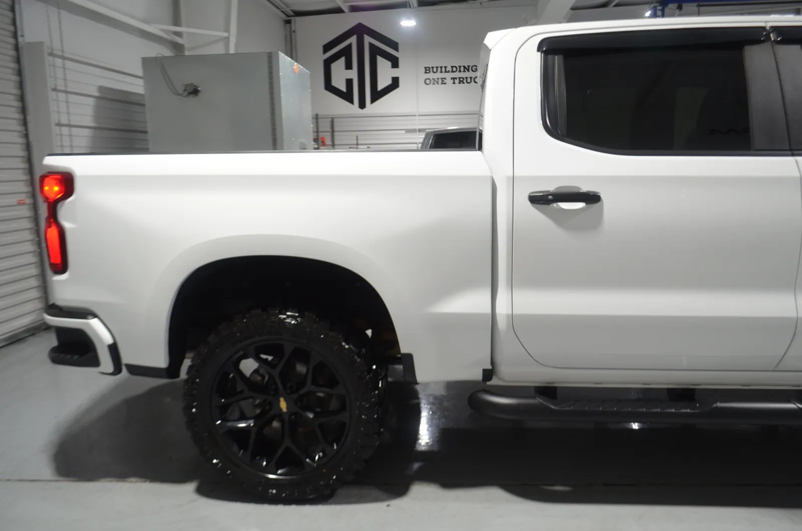 2019 Chevrolet Silverado 1500 RST - Photo 8