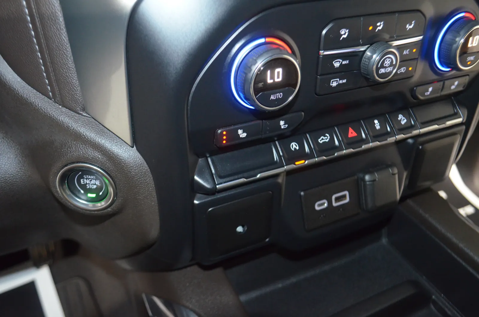 2019 Chevrolet Silverado 1500 RST - Photo 28