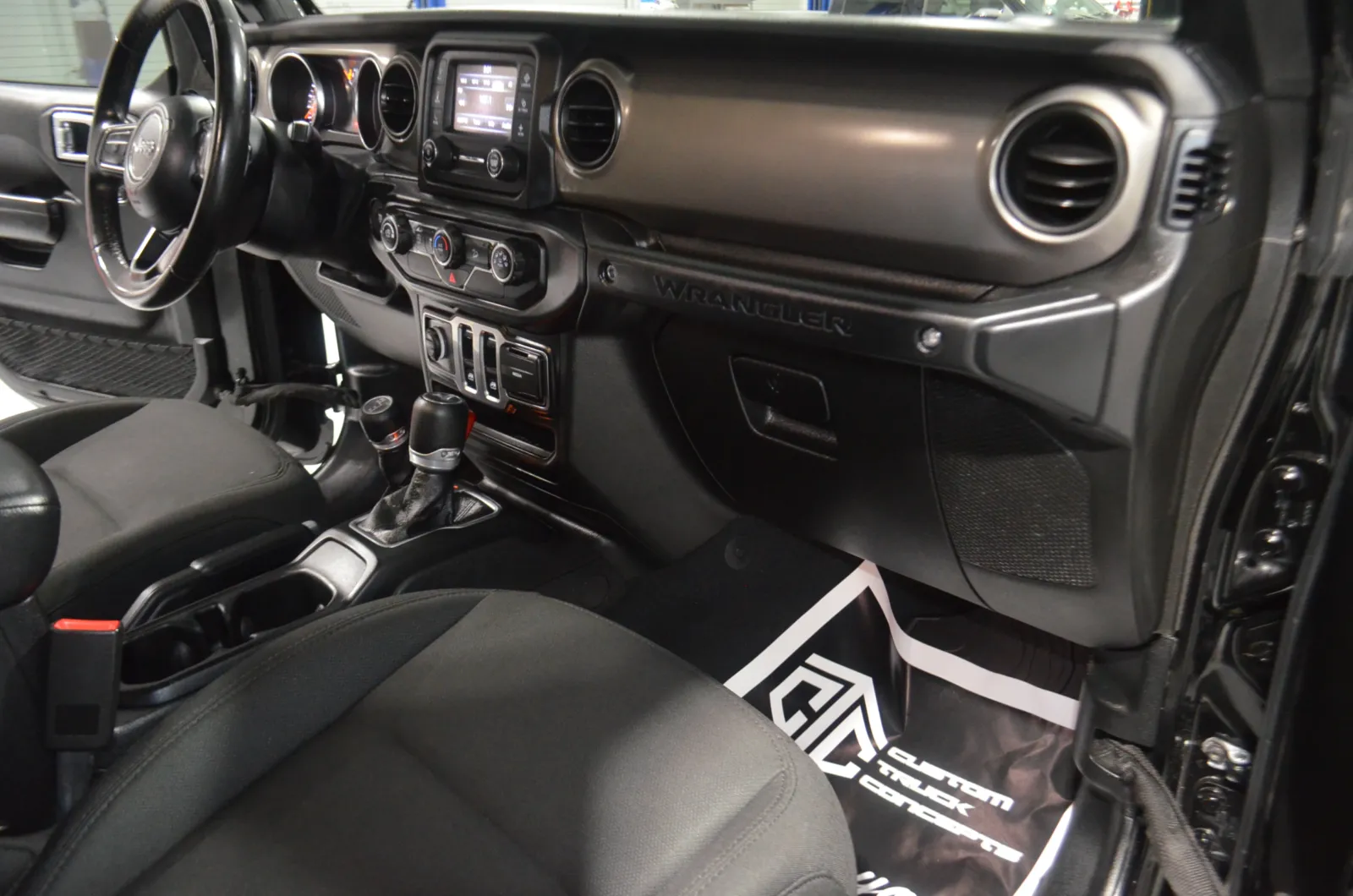 2020 Jeep Wrangler Sport S - Photo 20