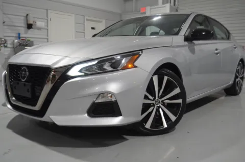 Silver 2022 Nissan Altima 2.5 SR for sale in Hattiesburg, MS