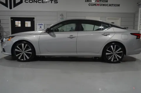 More photos of 2022 Nissan Altima 2.5 SR at Custom Truck Concepts, MS