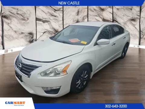 White 2015 Nissan Altima 2.5 S Sedan 4D for sale in New Castle, DE
