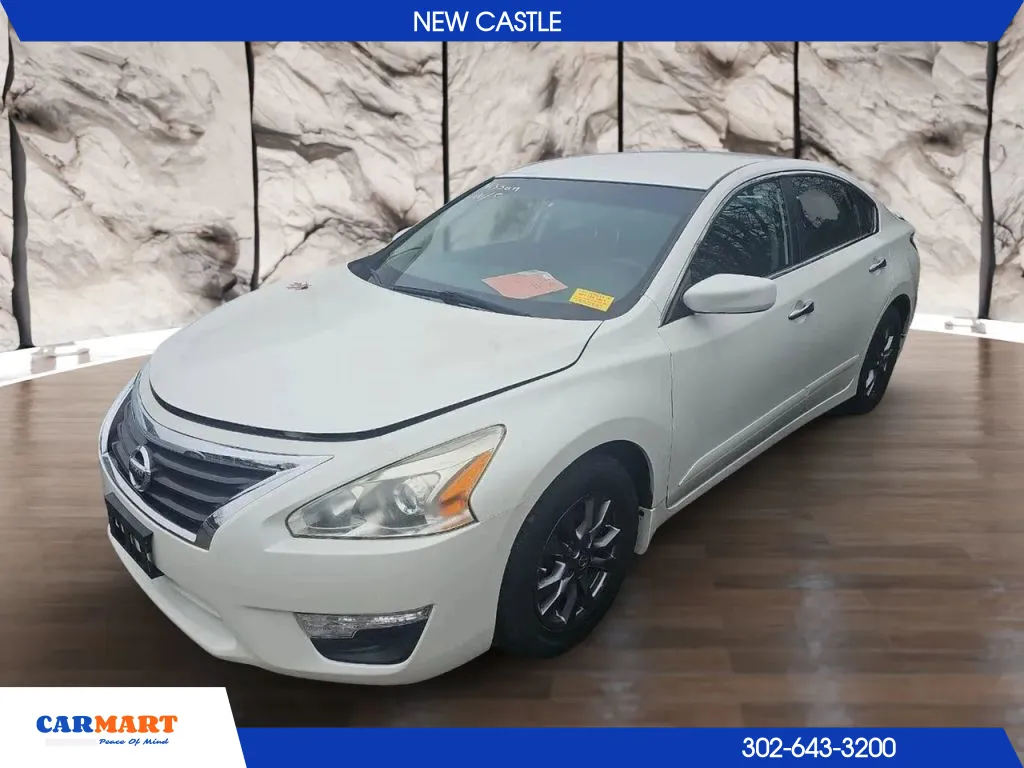 White 2015 Nissan Altima 2.5 S Sedan 4D for sale in New Castle, DE