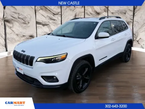 White 2020 Jeep Cherokee Altitude Sport Utility 4D for sale in New Castle, DE