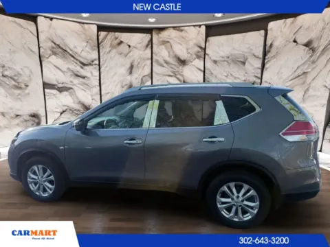 More photos of 2016 Nissan Rogue SV Sport Utility 4D at CARMART - New Castle, DE