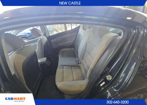 More photos of 2017 Hyundai Elantra SE Sedan 4D at CARMART - New Castle, DE