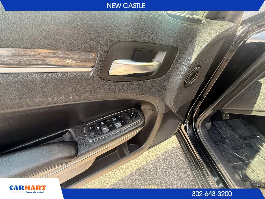 Chrysler 300 photo 16